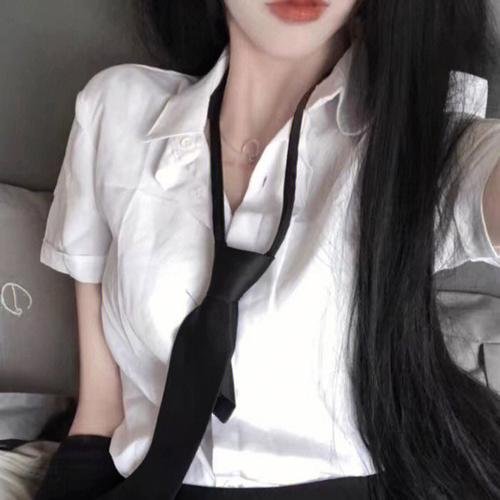 你好,我叫多蕾丝